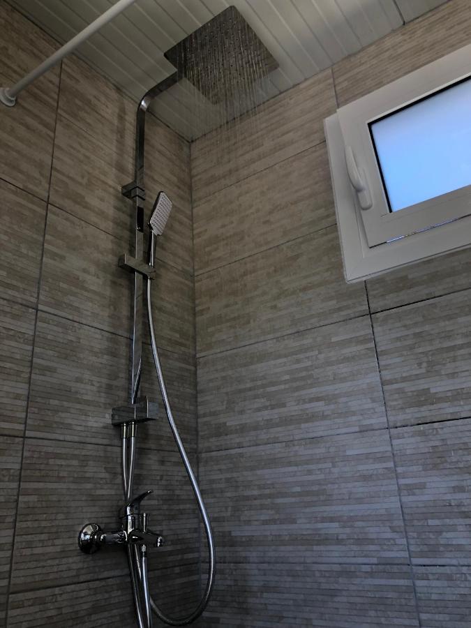 Converted Shed Studio & Garden Hanging Bed Порто-Рафти Экстерьер фото